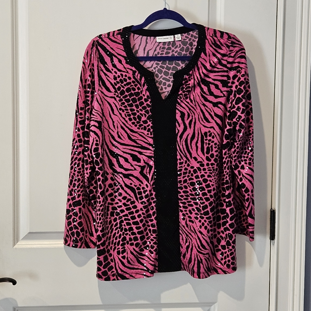 Susan Graver pink and black animal print tunic med